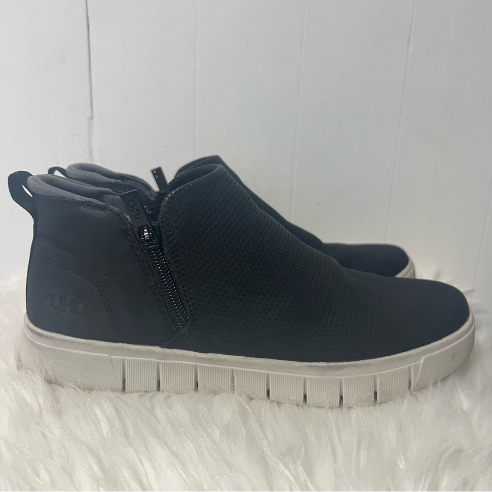 Ryka Hensley Sneaker Ankle Booties Vegan Leather Minimalist Contemporary 7.5